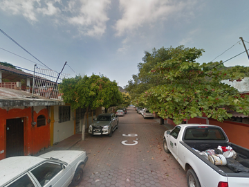 CASA EN CALLE SEIS, PADRE HIDALGO EN MANZANILLO, ¡NO CREDITOS!