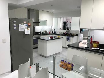 VENDO LINDO DPTO. EN CERROS DE CAMACHO
