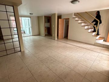Venta de casa con ampIiacion en metepec frente colegio Argos