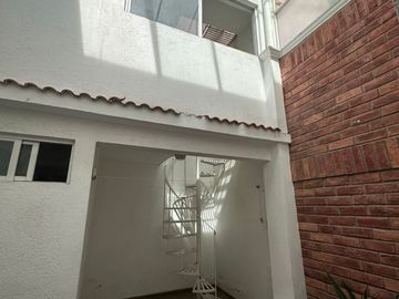 Venta de casa con ampIiacion en metepec frente colegio Argos