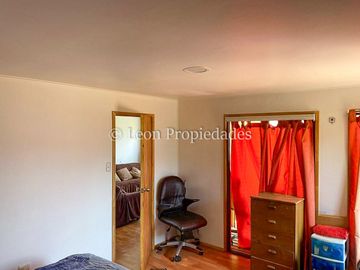 Leon Propiedades vende casa en Sector La Aurora, Curacaví.