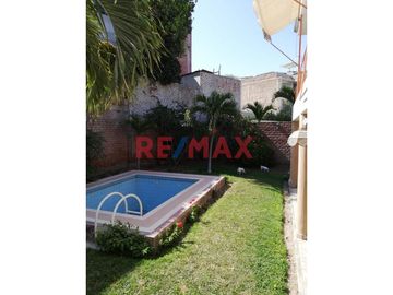 Se Vende Propiedad De Dos Pisos Independientes, Ubicada En Urb Club Grau, Av Los Cocos, A Precio De Terreno ID: 1115858