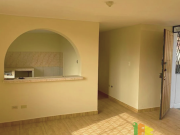 VENDO CASA INDEPENDIENTE EN PIFO, SECTOR CHAUPIMOLINO