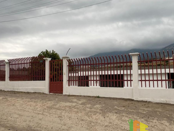 VENDO CASA INDEPENDIENTE EN PIFO, SECTOR CHAUPIMOLINO