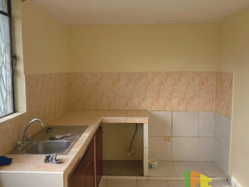 VENDO CASA INDEPENDIENTE EN PIFO, SECTOR CHAUPIMOLINO