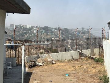 Venta de Casa en Fraccionamiento Lomas del Mirador, 4 Recámaras, Tijuana.