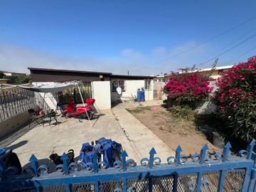 Venta de Casa en Fraccionamiento Lomas del Mirador, 4 Recámaras, Tijuana.