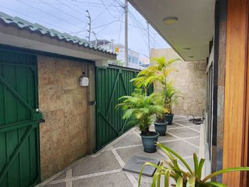 Casa en venta en el Norte de Guayaquil Cdla Guayaquil, cerca del mall del sol, Ecuador