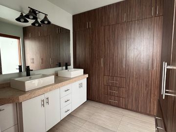 Casa en Av Horizontes Privada Residencial Alto Lago San Luis Potosi