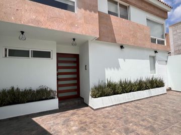 Casa en Av Horizontes Privada Residencial Alto Lago San Luis Potosi