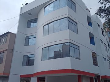 REMATO Casa-Edificio con local comercial en Santa Teresa de Ávila