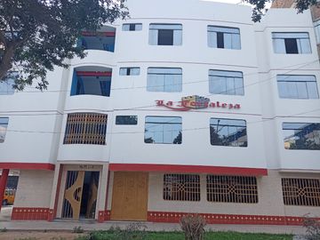 REMATO Casa-Edificio con local comercial en Santa Teresa de Ávila