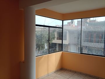 REMATO Casa-Edificio con local comercial en Santa Teresa de Ávila