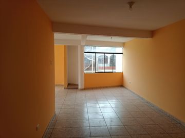 REMATO Casa-Edificio con local comercial en Santa Teresa de Ávila