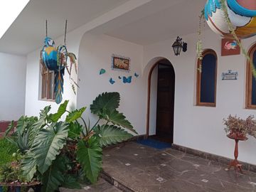 Urb. El Recreo Casa de 309.48m2 ideal para Clínica o Empresa