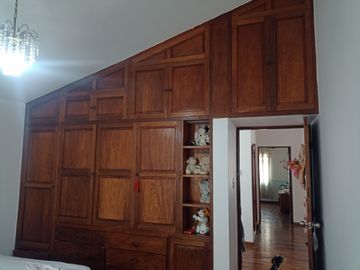 Urb. El Recreo Casa de 309.48m2 ideal para Clínica o Empresa