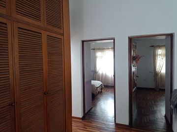 Urb. El Recreo Casa de 309.48m2 ideal para Clínica o Empresa