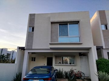 Casa en venta amueblada,en los Olivos 3,  Playa del Carmen