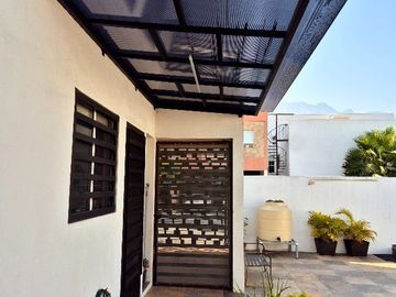 HERMOSA CASA EN VENTA EN CUMBRES ANTARES DOBLE TERRENO