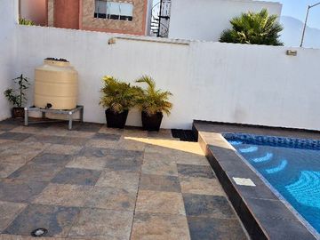 HERMOSA CASA EN VENTA EN CUMBRES ANTARES DOBLE TERRENO