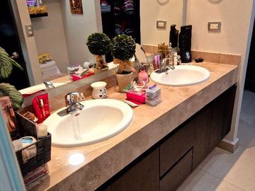 HERMOSA CASA EN VENTA EN CUMBRES ANTARES DOBLE TERRENO
