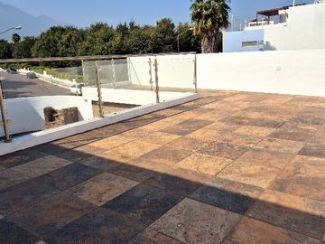 HERMOSA CASA EN VENTA EN CUMBRES ANTARES DOBLE TERRENO