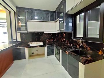Stunning Modern House w/ Swimming Pool and Lot for Sale in Greenwoods Executive Village