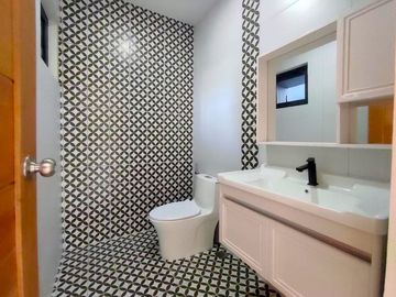 Stunning Modern House w/ Swimming Pool and Lot for Sale in Greenwoods Executive Village