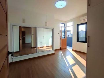 Stunning Modern House w/ Swimming Pool and Lot for Sale in Greenwoods Executive Village