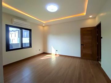 Stunning Modern House w/ Swimming Pool and Lot for Sale in Greenwoods Executive Village