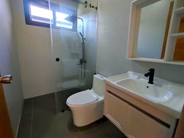 Stunning Modern House w/ Swimming Pool and Lot for Sale in Greenwoods Executive Village