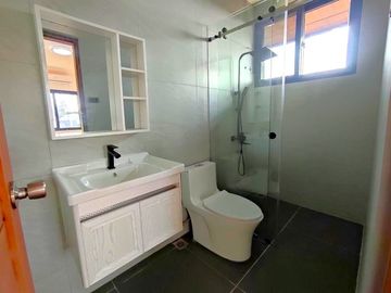Stunning Modern House w/ Swimming Pool and Lot for Sale in Greenwoods Executive Village