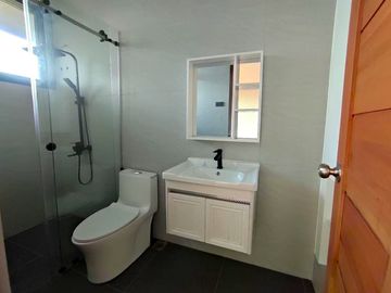 Stunning Modern House w/ Swimming Pool and Lot for Sale in Greenwoods Executive Village