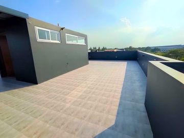 Stunning Modern House w/ Swimming Pool and Lot for Sale in Greenwoods Executive Village