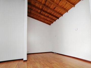 Venta Casa Envigado, Transversal intermedia con Loma de Benedictinos