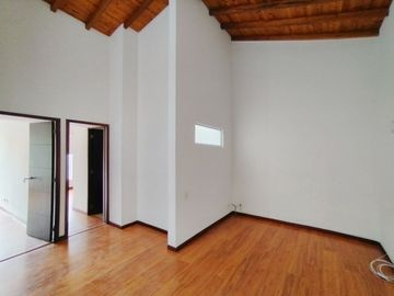 Venta Casa Envigado, Transversal intermedia con Loma de Benedictinos