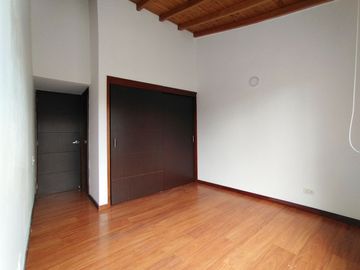 Venta Casa Envigado, Transversal intermedia con Loma de Benedictinos