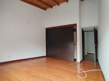 Venta Casa Envigado, Transversal intermedia con Loma de Benedictinos