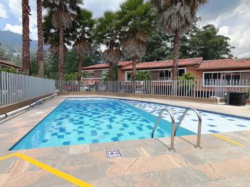 Venta Casa Envigado, Transversal intermedia con Loma de Benedictinos