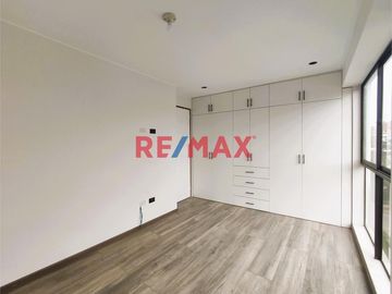 Venta De Departamento Moderno De Estreno En Surco