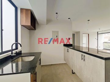 Venta De Departamento Moderno De Estreno En Surco