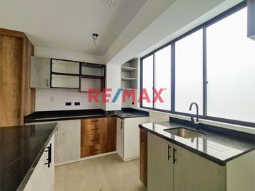 Venta De Departamento Moderno De Estreno En Surco