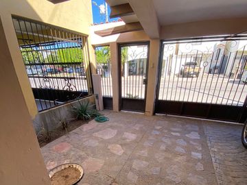 Casa en venta en Fraccionamiento Los Portales al poniente de Hermosillo