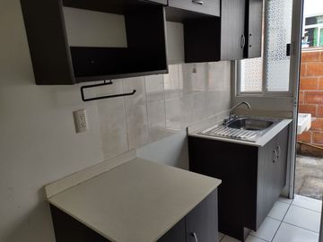 CASA EN CONDOMINIO CON VIGILANCIA Y ALBERCA CERCA HOME DEPOT Y WALMART 3 RECÁMARAS