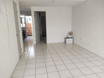 CASA EN CONDOMINIO CON VIGILANCIA Y ALBERCA CERCA HOME DEPOT Y WALMART 3 RECÁMARAS