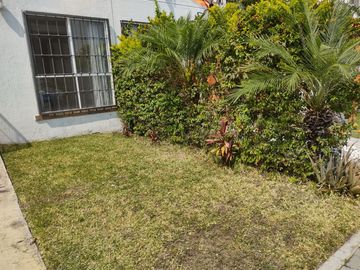 CASA EN CONDOMINIO CON VIGILANCIA Y ALBERCA CERCA HOME DEPOT Y WALMART 3 RECÁMARAS