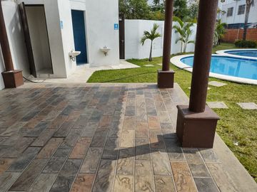 CASA EN CONDOMINIO CON VIGILANCIA Y ALBERCA CERCA HOME DEPOT Y WALMART 3 RECÁMARAS