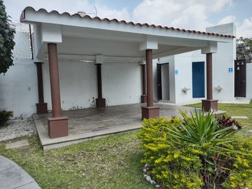 CASA EN CONDOMINIO CON VIGILANCIA Y ALBERCA CERCA HOME DEPOT Y WALMART 3 RECÁMARAS