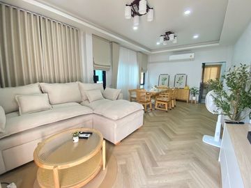 Fully furnished 3 Bedrooms for sale in 9 Morakot