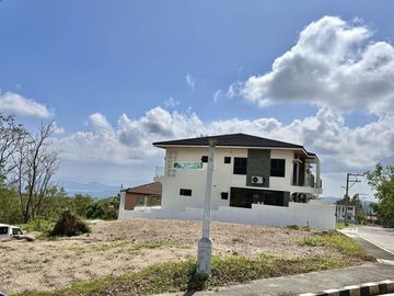 Retirement Home with Taal View House and Lot for Sale in Splendido Tagaytay Laurel Batangas